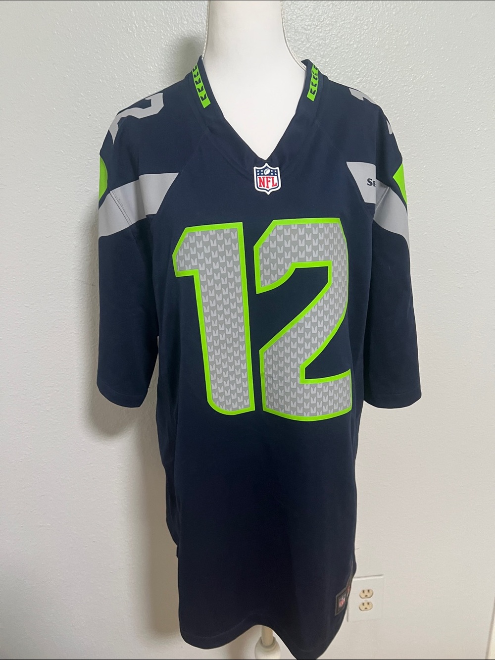 NFL Seattle Seahawks #12 Replica Jersey - Men's XL